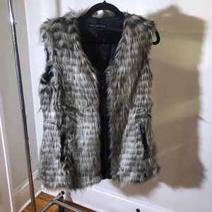 💫 3 for $30 💫 GUC Faux fur vest